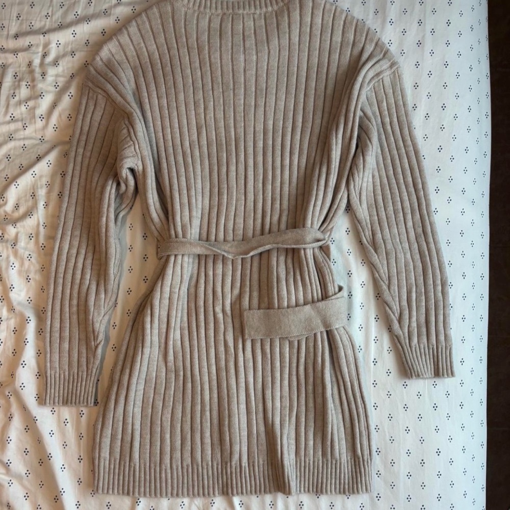 NWT Francesca’s Diane Cable Knit Tie Waist Dress - Picture 3 of 4